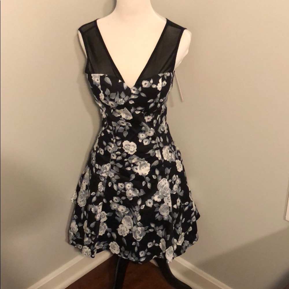 Modcloth size 4 dress, black and white